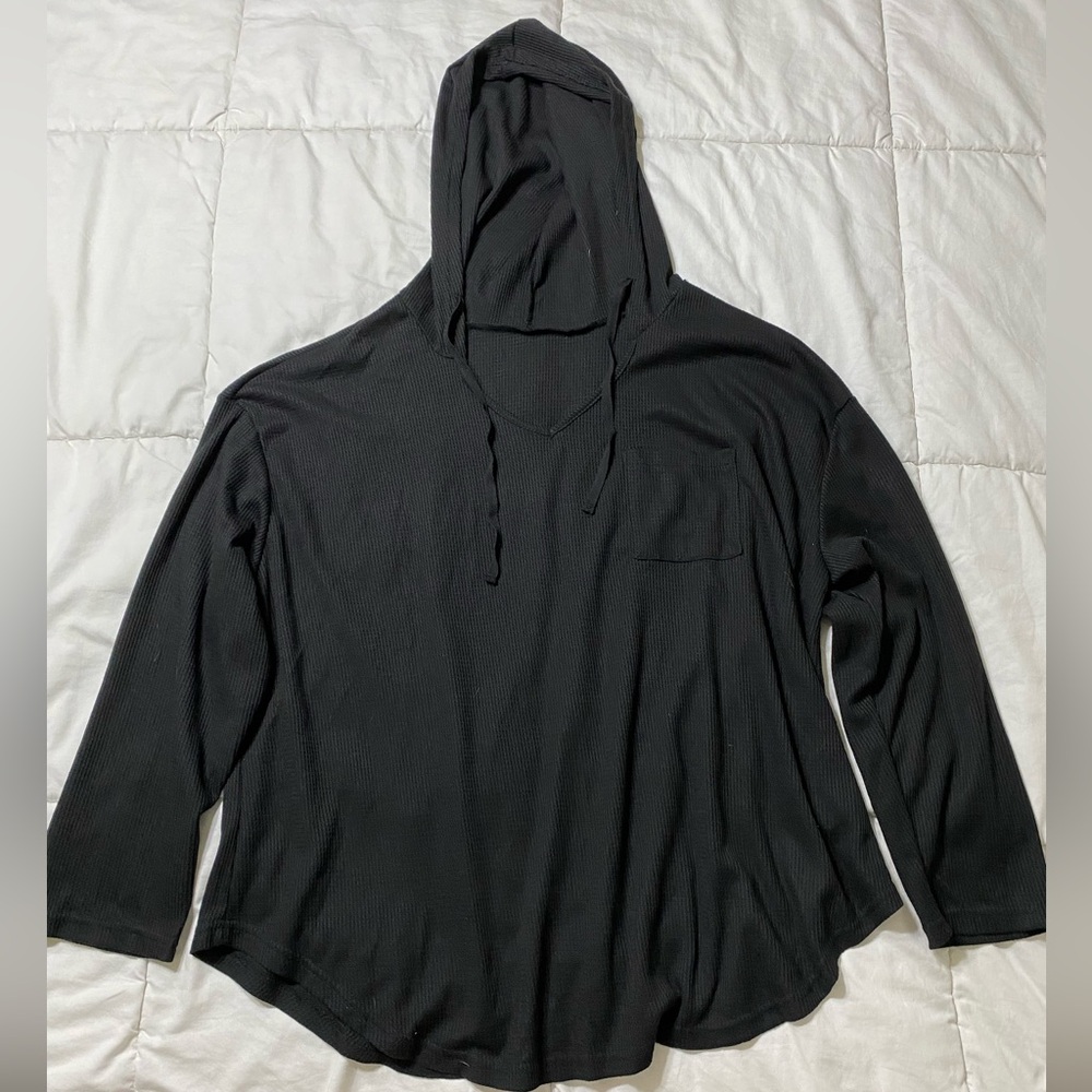 SHEIN Curve Black Hooded Top with Chest Pocket